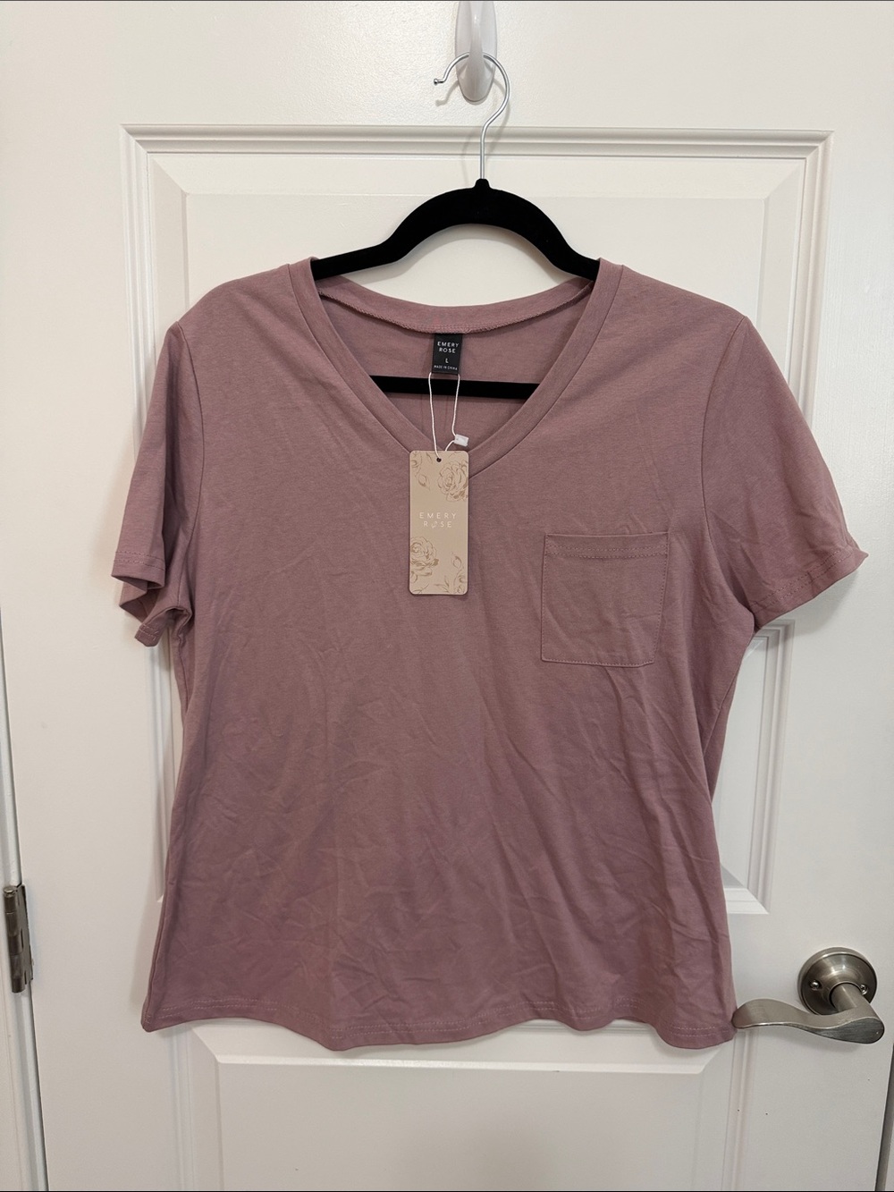 NWT Emery Rose Women's Size Large V-Neck Pocket Tee in Dusty Mauve